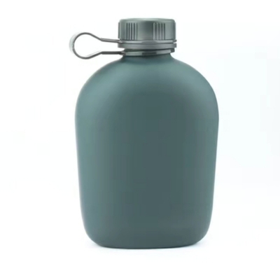 Camping training studenten waterfles aluminium lichaam met rubber gecoate matte afwerking met zak zak schouder strepen