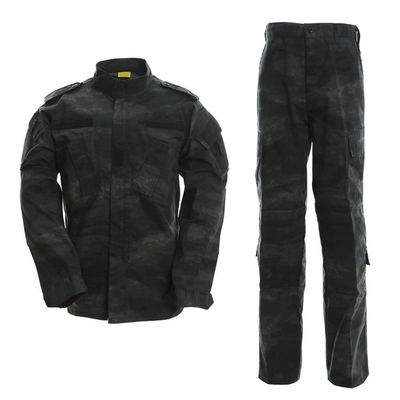 Goed geventileerd militair uniform --- ACU