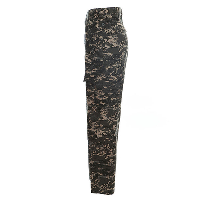 Goed geventileerd militair uniform --- ACU