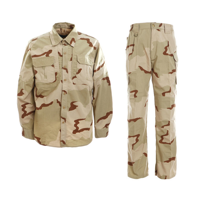 Goed geventileerd militair uniform... camouflage uniform, gevechts uniform.