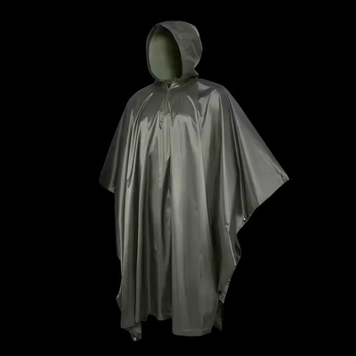 Olijfgroen ademend polyester poncho regenjas voor buitenactiviteiten