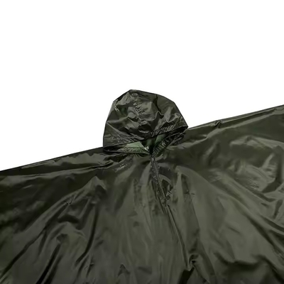 Olijfgroen ademend polyester poncho regenjas voor buitenactiviteiten
