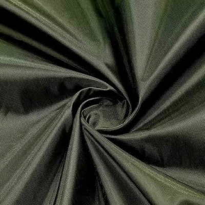 Olijfgroen ademend polyester poncho regenjas voor buitenactiviteiten
