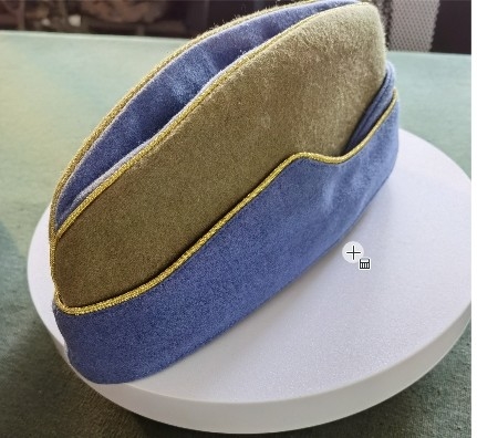 Wolmateriaal: zeeman winterhoed, scheepskap met aangepast logo